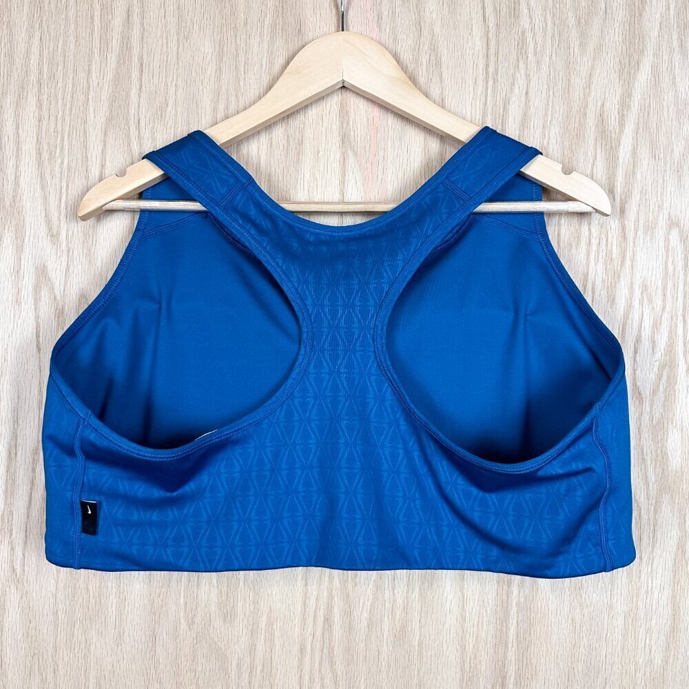 Nike Swoosh Medium-Support 1-Piece Pad Sports Bra (Plus Size) - Picture 3 of 7